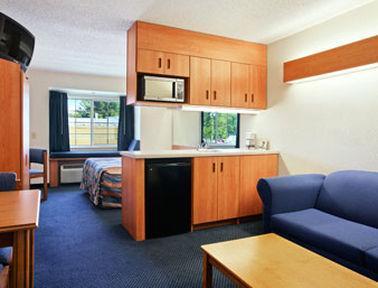 Microtel Inn & Suites By Wyndham Lillington/Campbell University Room photo