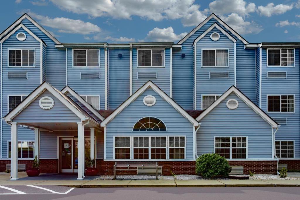 Microtel Inn & Suites By Wyndham Lillington/Campbell University Exterior photo